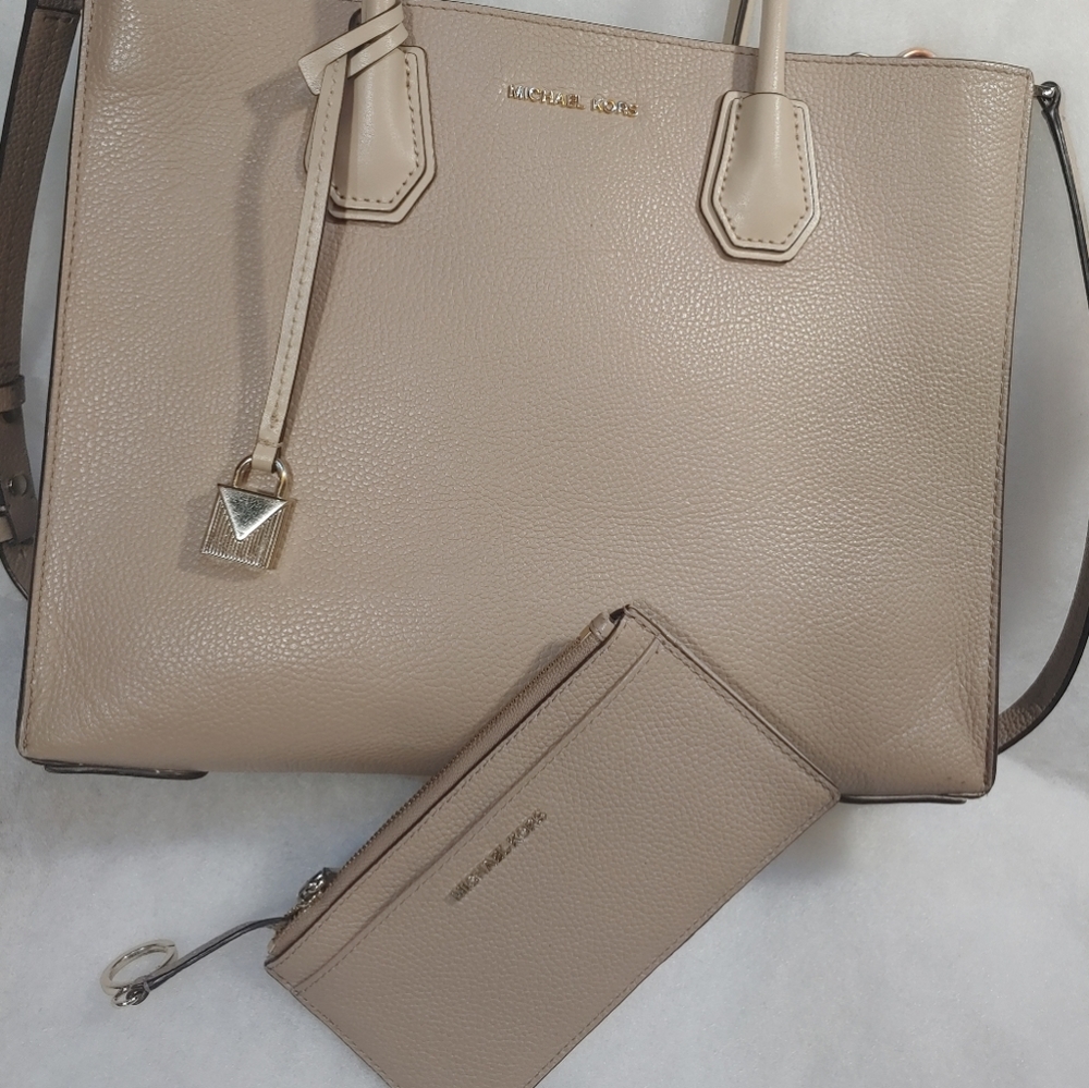 Gently used MK purse and wallet